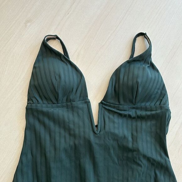 Shade & Shore • large • swimsuit • hunter green • like new • 1690 - Picture 4 of 12